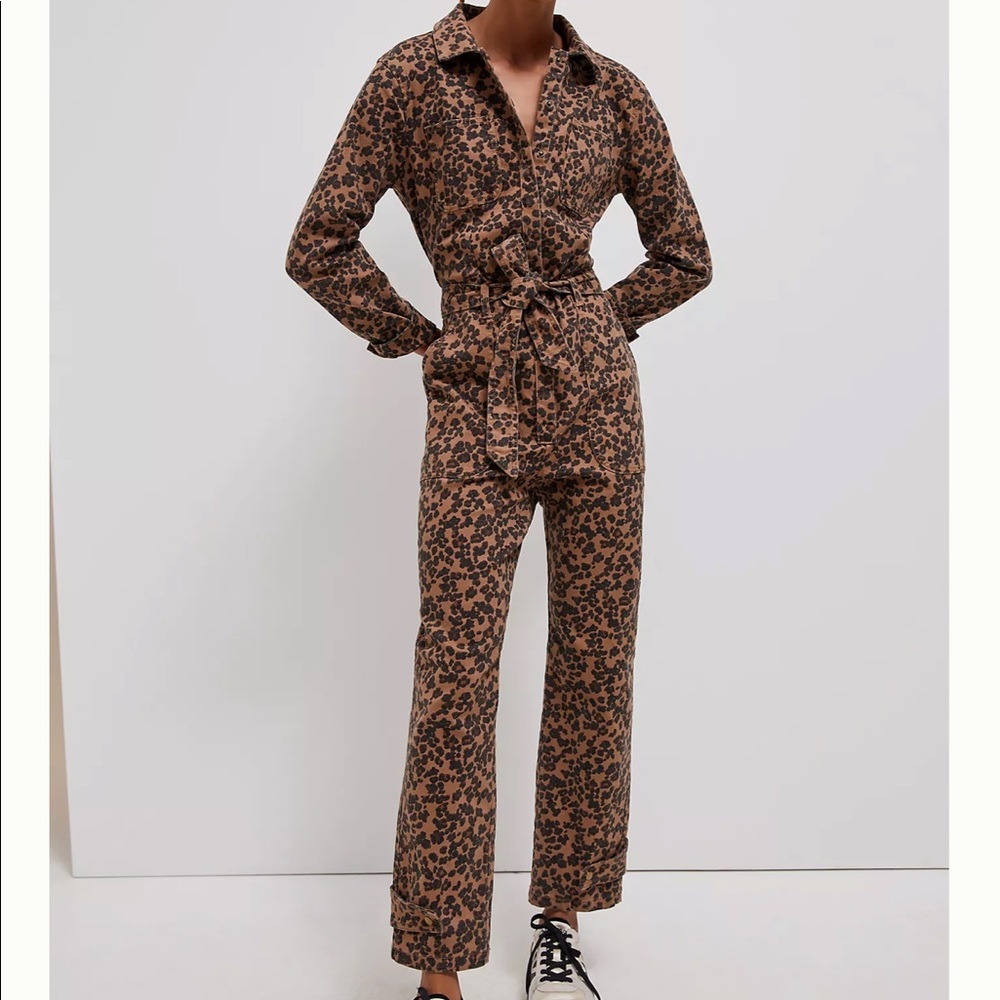 Anthropologie leopard utility jumpsuit size XS